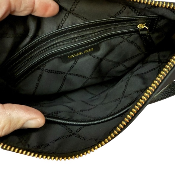 Michael Kors Black Jet Set Large Nylon Gabardine Messenger Bag - Picture 11 of 13